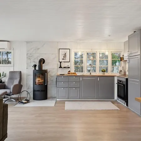 Astrid - 875m From The Sea By Interhome * Hals