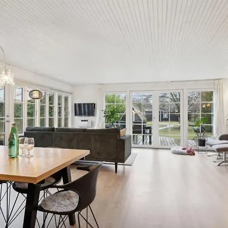 Astrid - 875m From The Sea By Interhome Hals