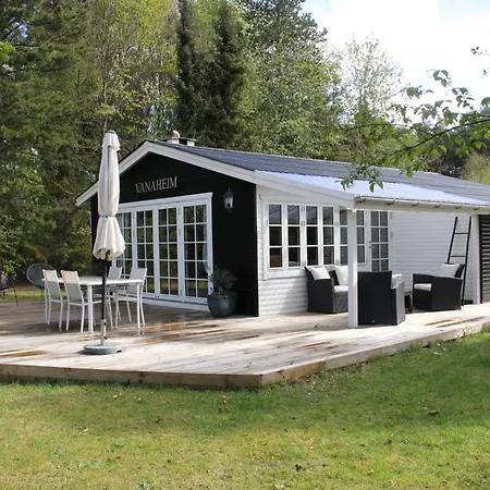 Astrid - 875m From The Sea By Interhome Hals