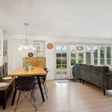 Casa vacanze Astrid - 875m From The Sea By Interhome